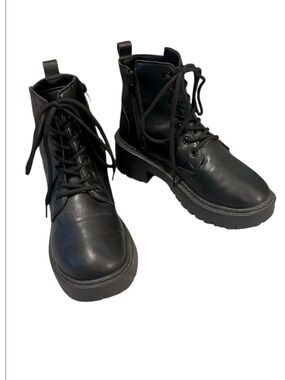 Black Womens  Faux Leather Combat Moto Boots New Without Tags Sz 39(8)